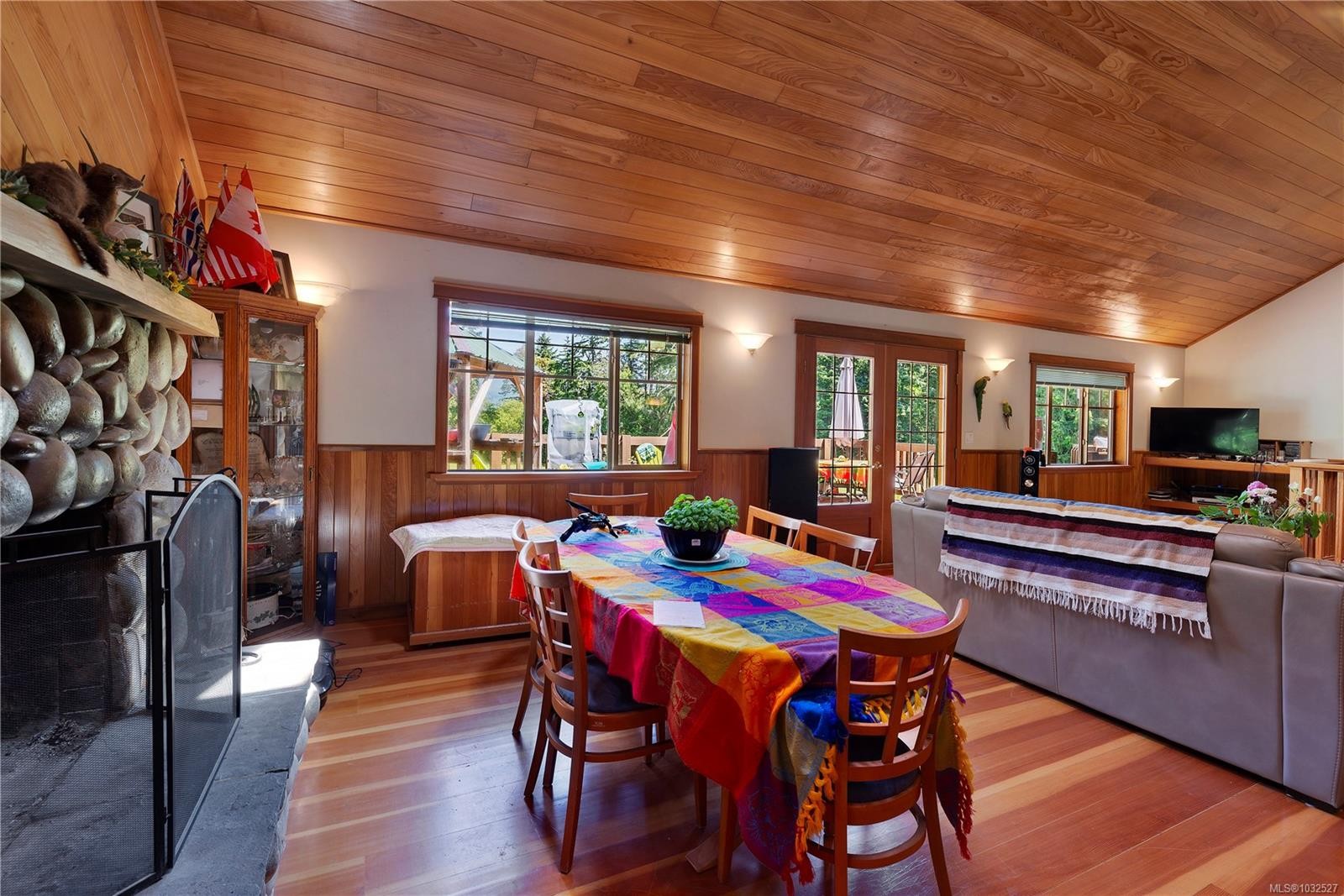 1205 Cherry Point Rd, Cobble Hill, BC