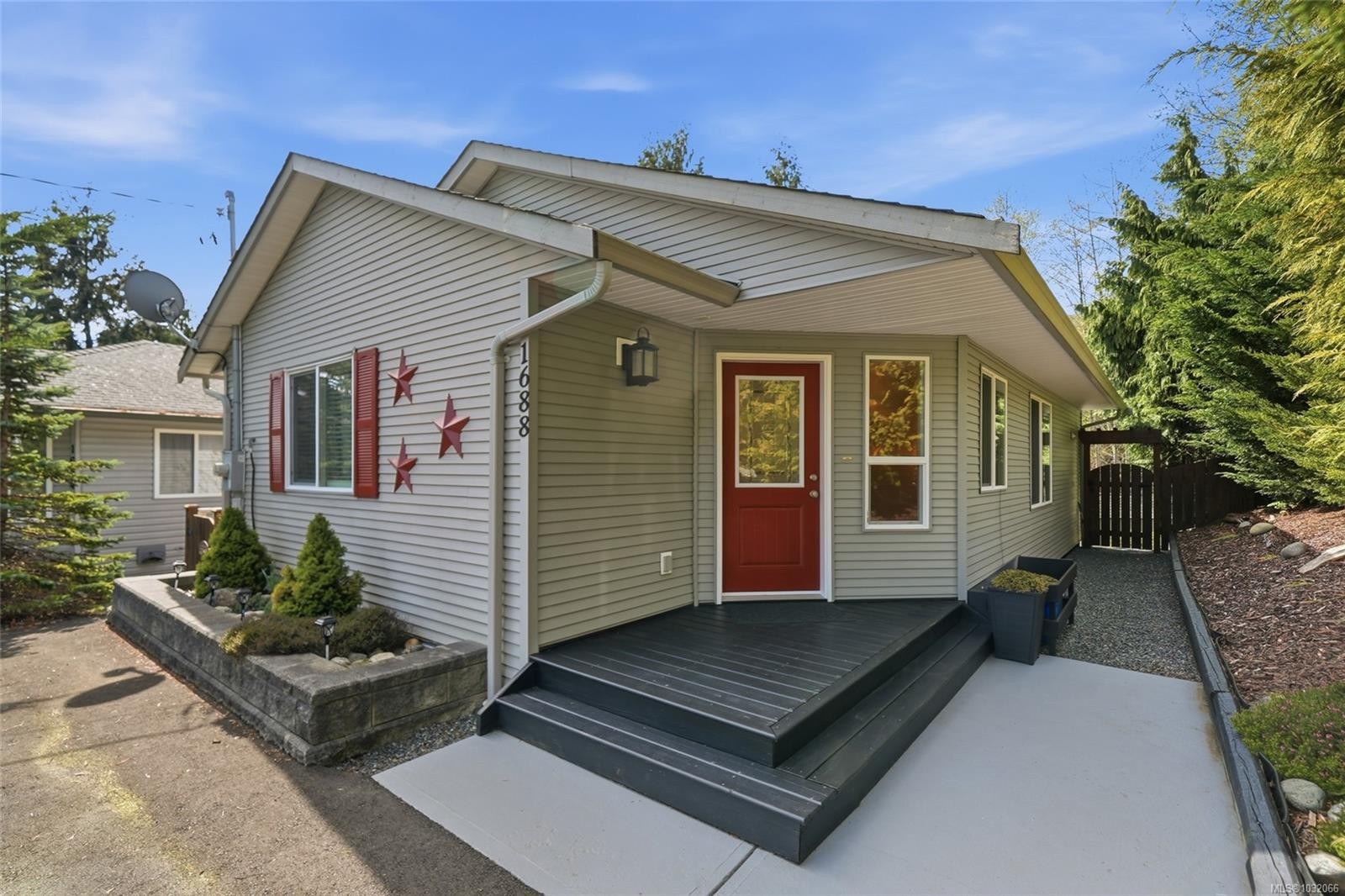 1688 Lailah'S Loop, Qualicum Beach, BC