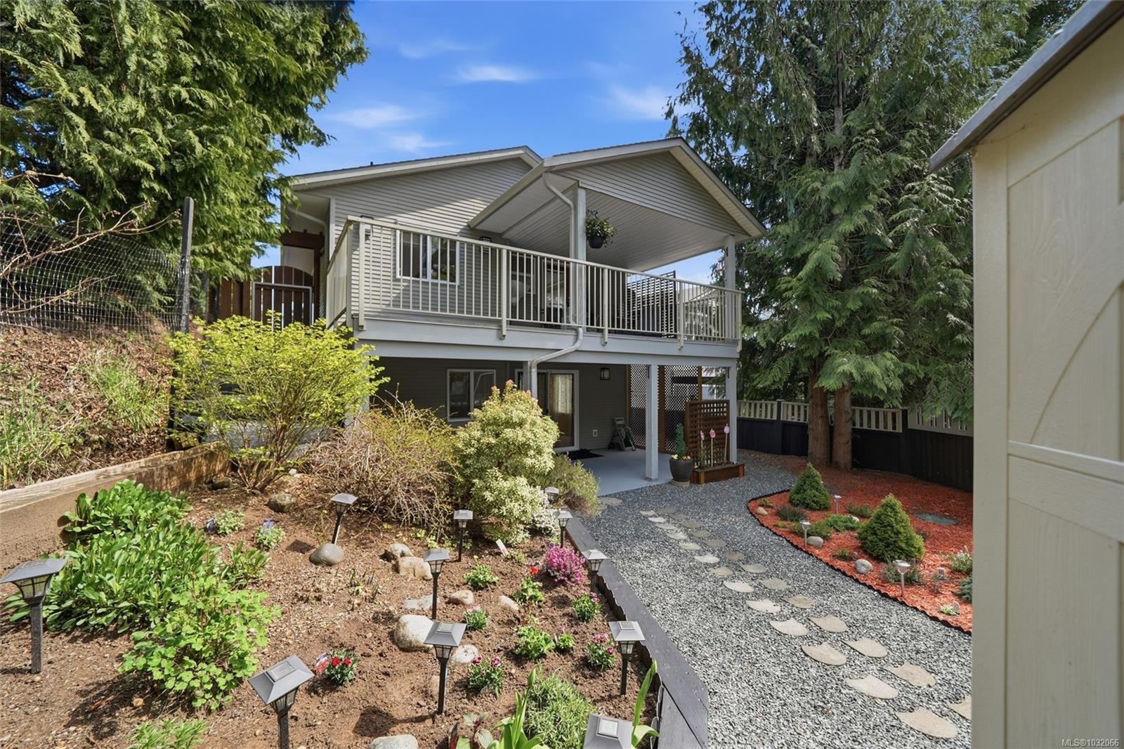 1688 Lailah'S Loop, Qualicum Beach, BC