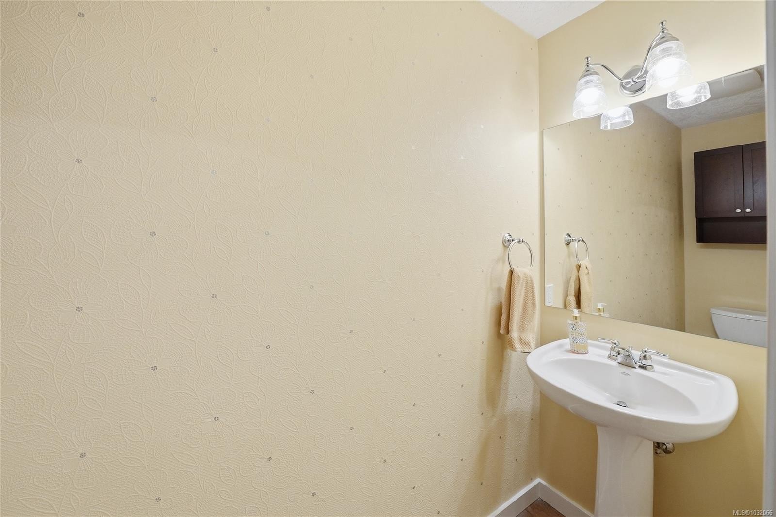 1688 Lailah'S Loop, Qualicum Beach, BC