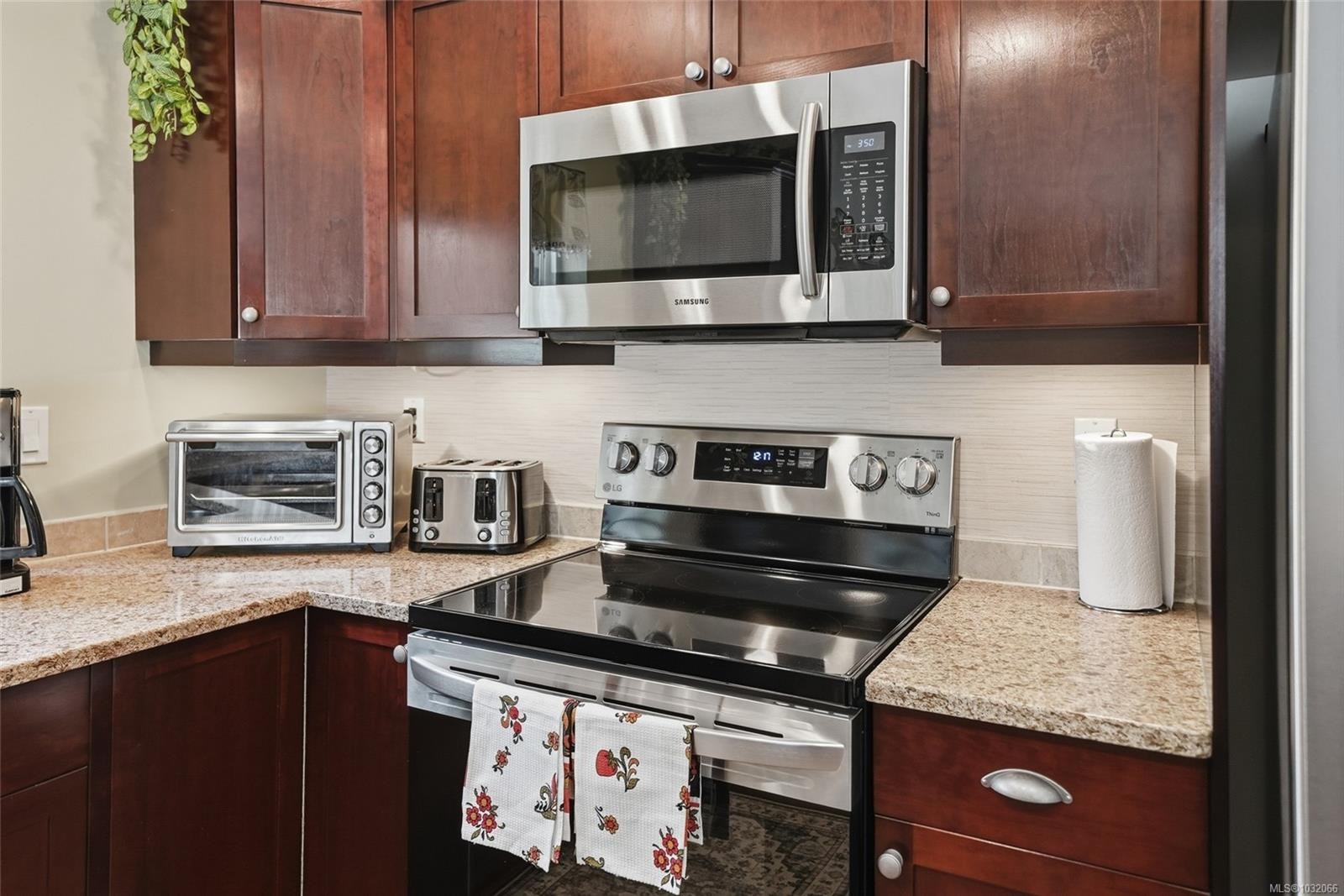 1688 Lailah'S Loop, Qualicum Beach, BC