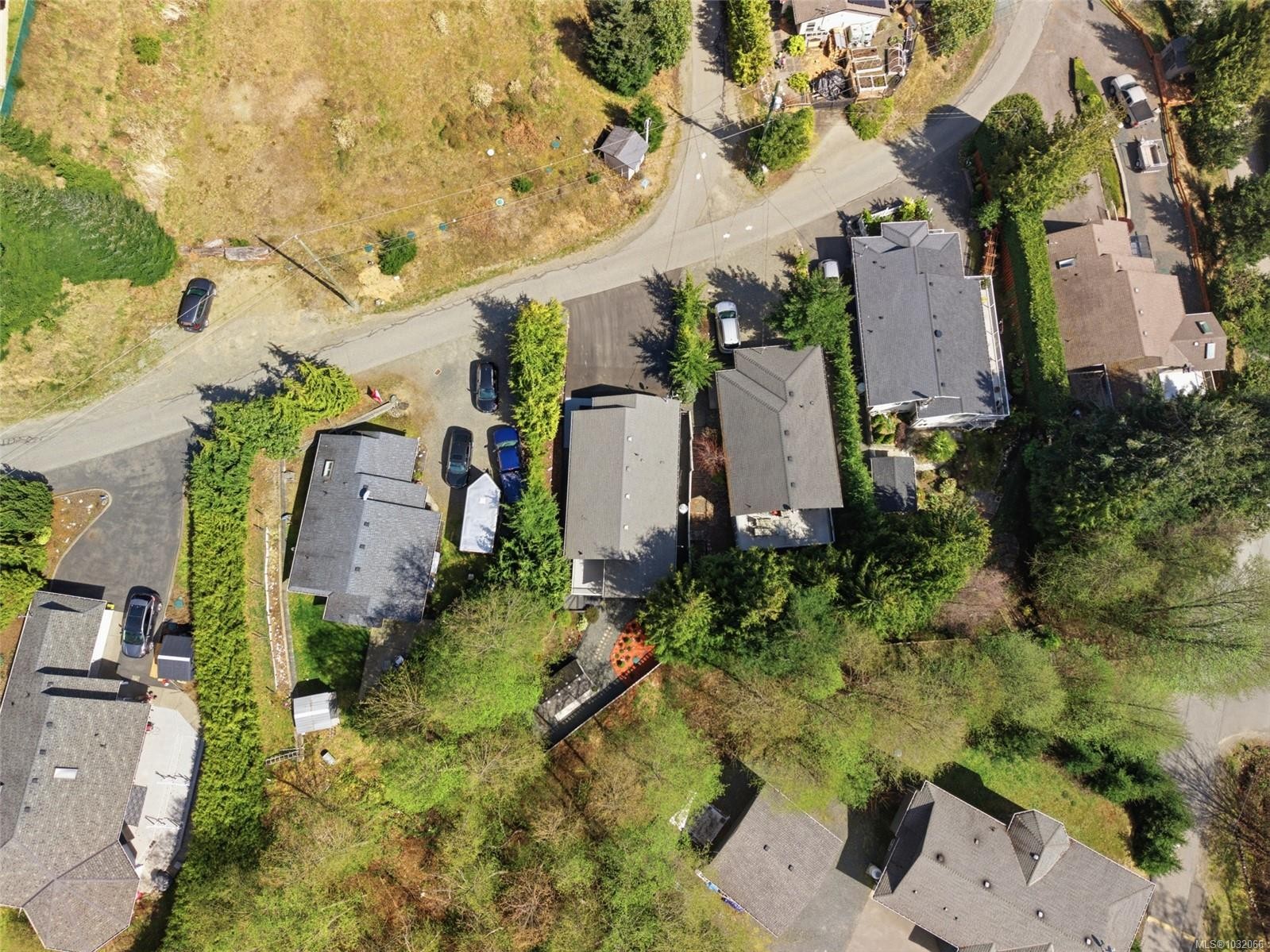 1688 Lailah'S Loop, Qualicum Beach, BC