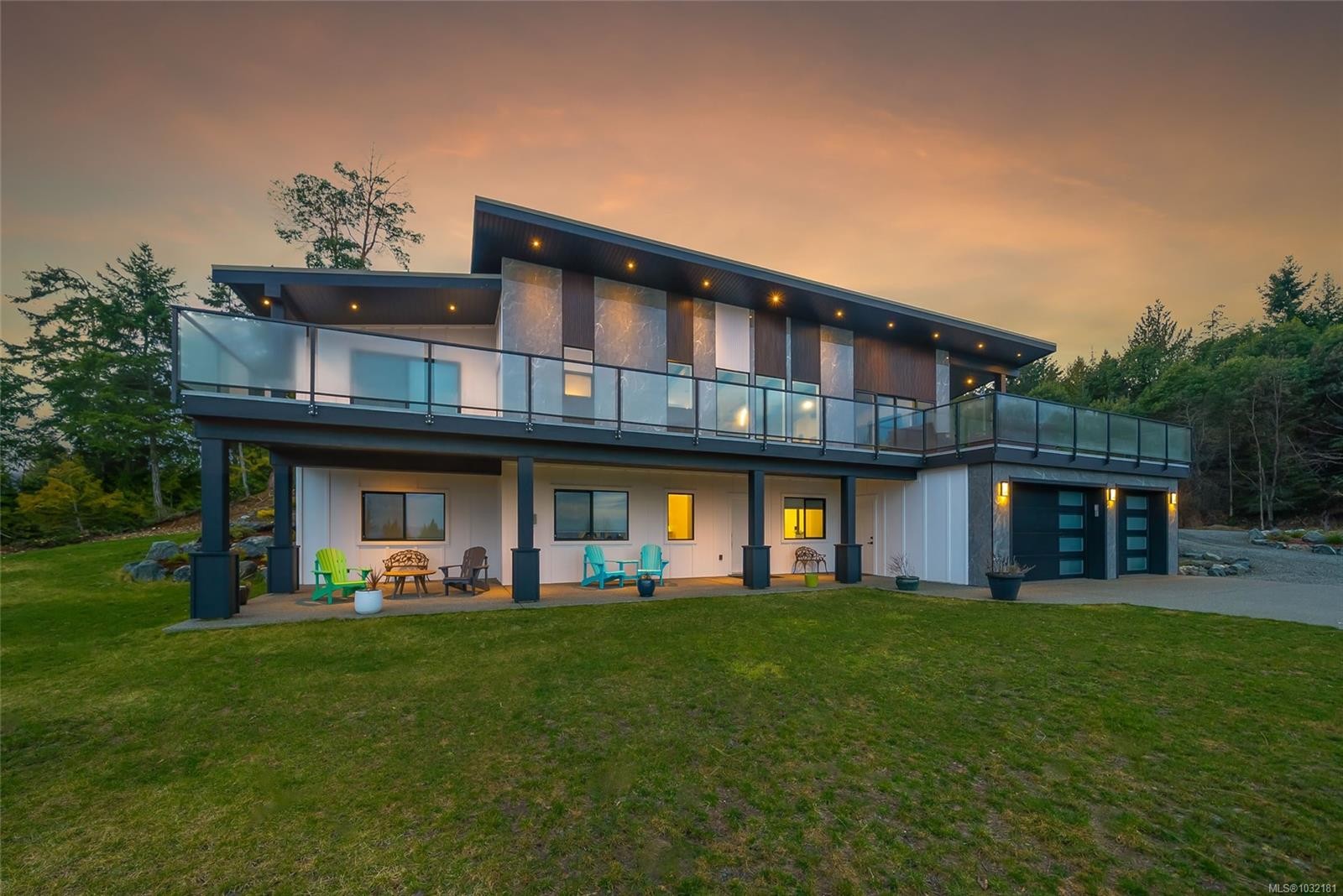 1704 Warn Way, Qualicum Beach, BC