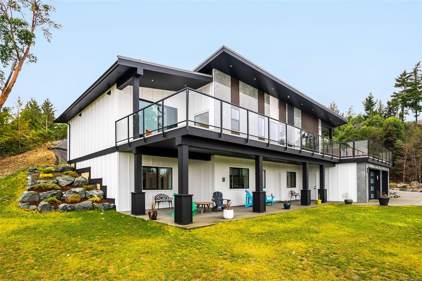 1704 Warn Way, Qualicum Beach, BC