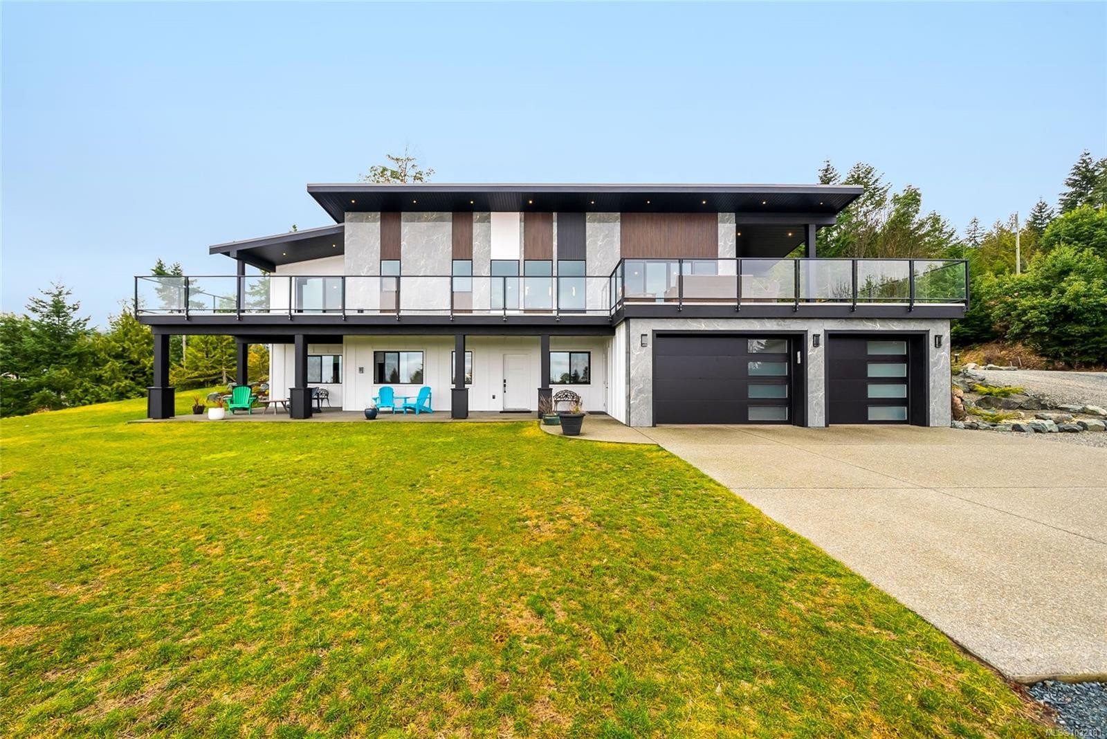 1704 Warn Way, Qualicum Beach, BC