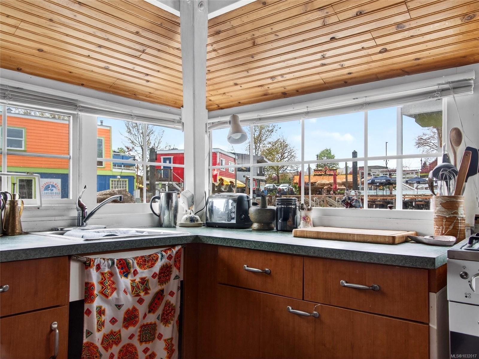 #C 3-1 Dallas Rd, Victoria, BC