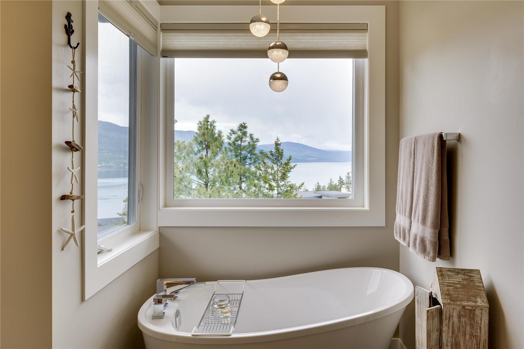 3303 Water Birch Circle, Kelowna, BC - Indoor Photo Showing Bathroom