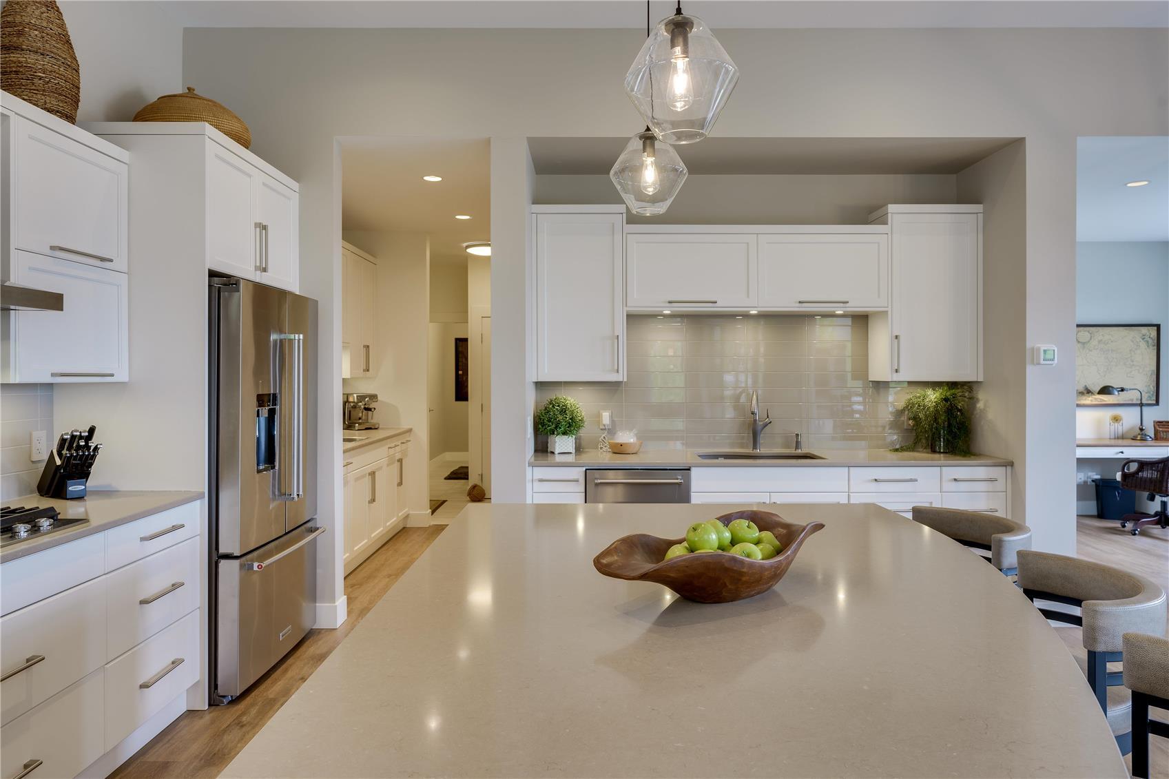 3303 Water Birch Circle, Kelowna, BC - Indoor Photo Showing Kitchen With Upgraded Kitchen