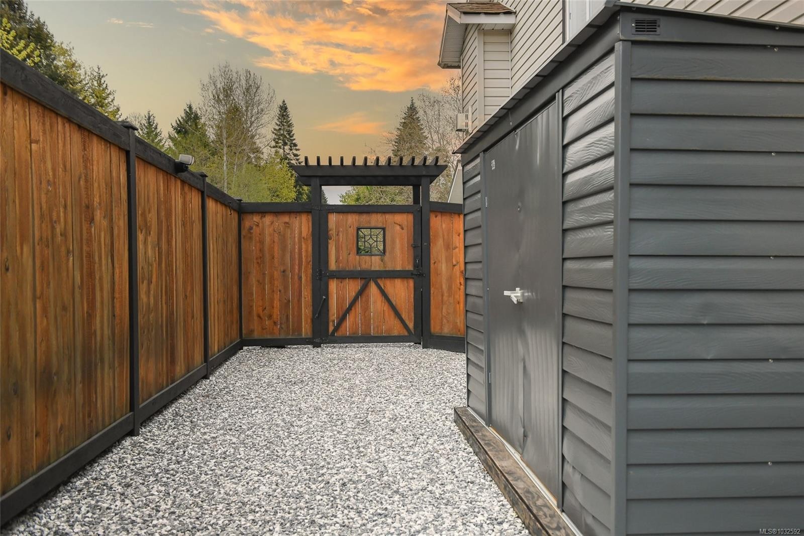 1866 Hawk Dr, Courtenay, BC