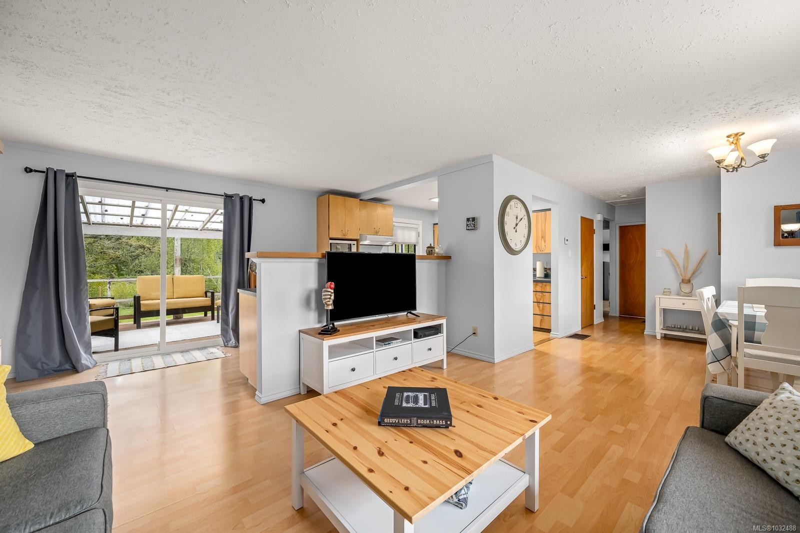 1238 Don Rd, Comox, BC