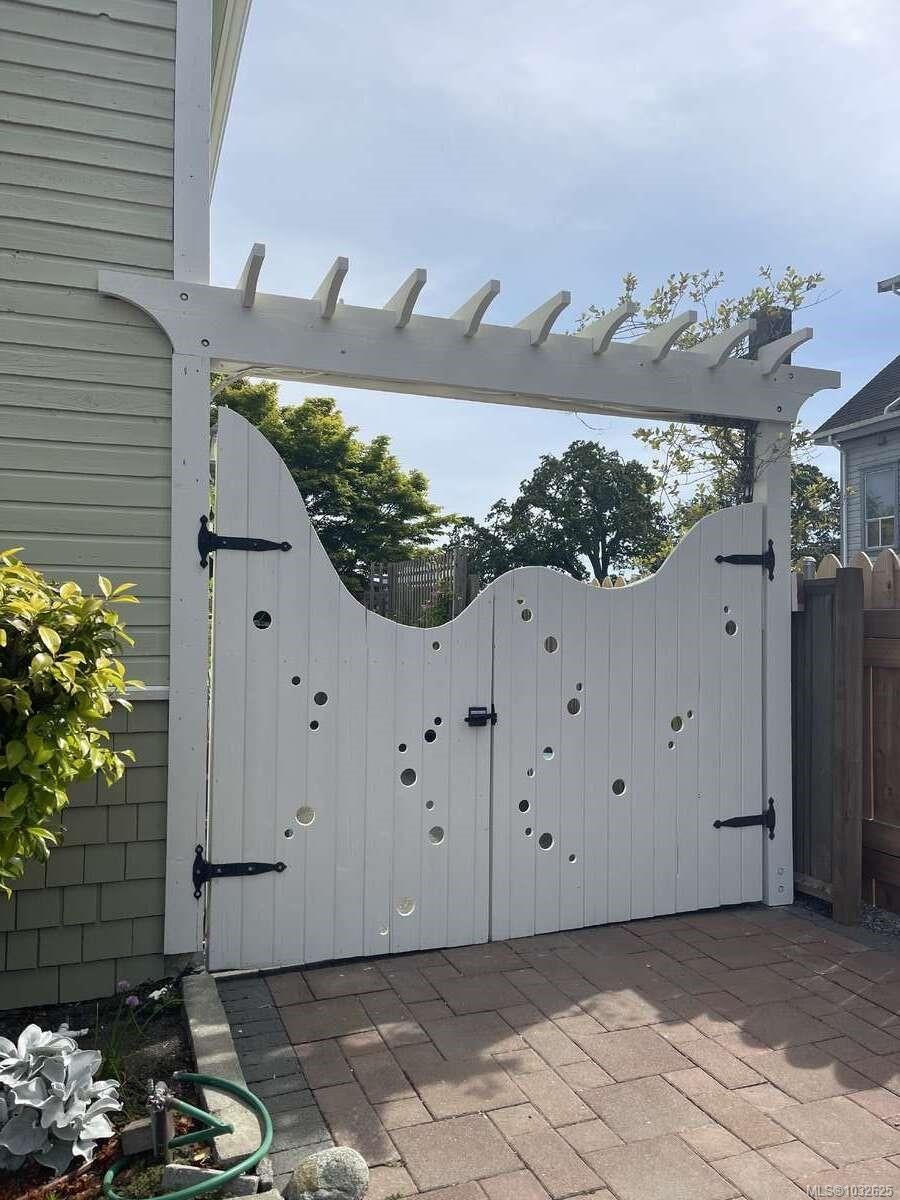 485 Head St, Esquimalt, BC