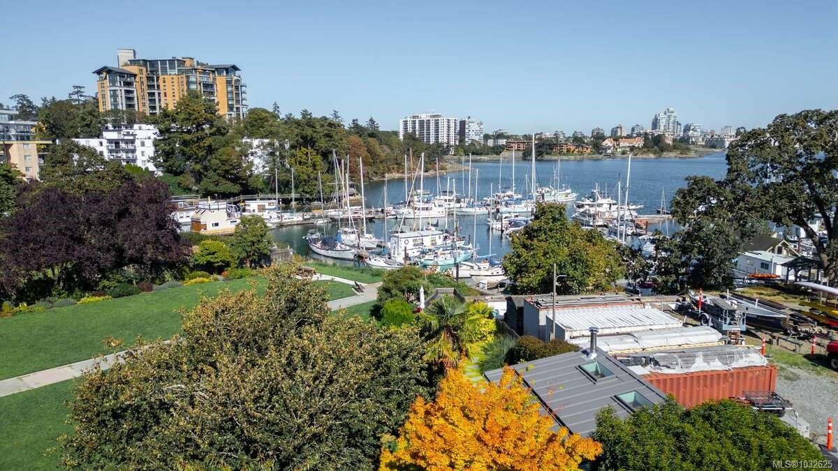485 Head St, Esquimalt, BC