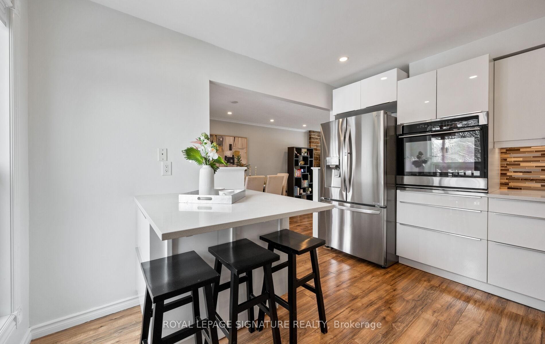 6943 Estoril Road, Mississauga, ON - Indoor Photo Showing Kitchen