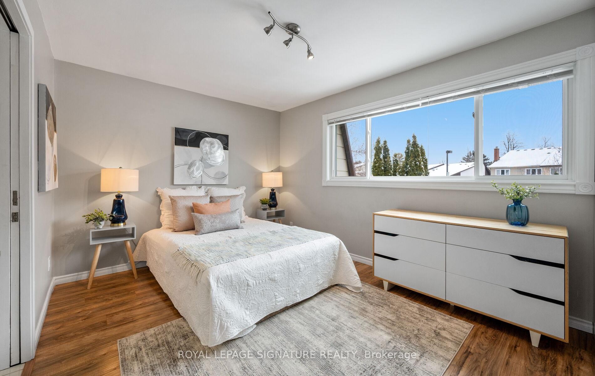 6943 Estoril Road, Mississauga, ON - Indoor Photo Showing Bedroom
