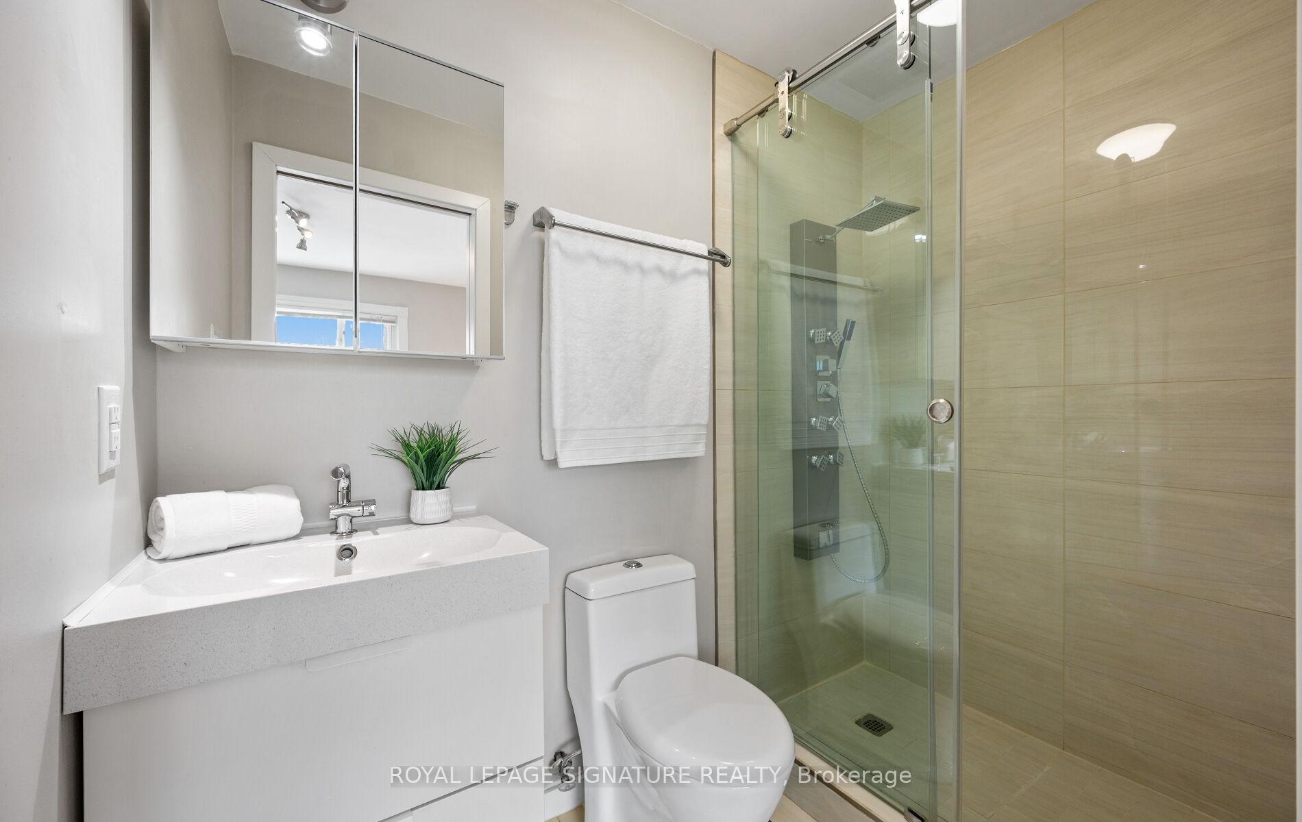 6943 Estoril Road, Mississauga, ON - Indoor Photo Showing Bathroom