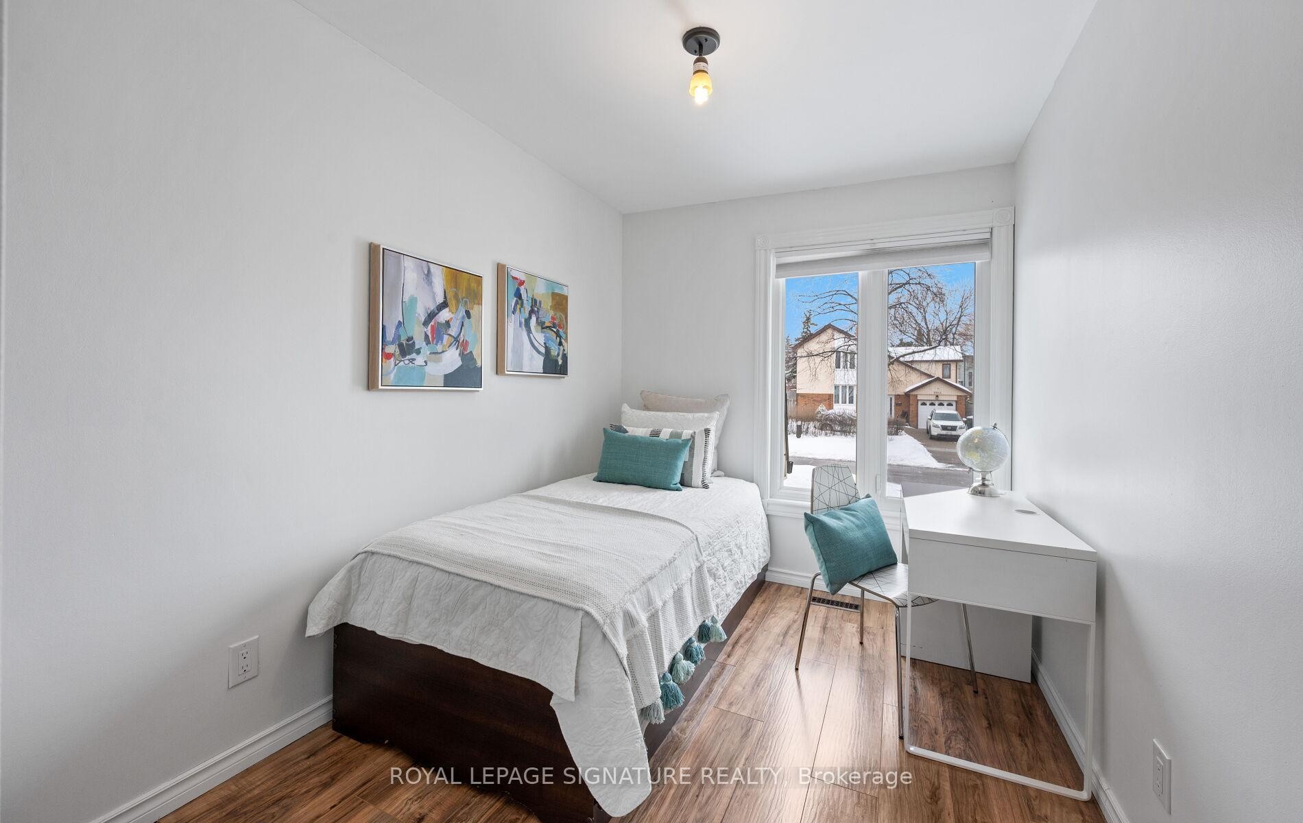 6943 Estoril Road, Mississauga, ON - Indoor Photo Showing Bedroom