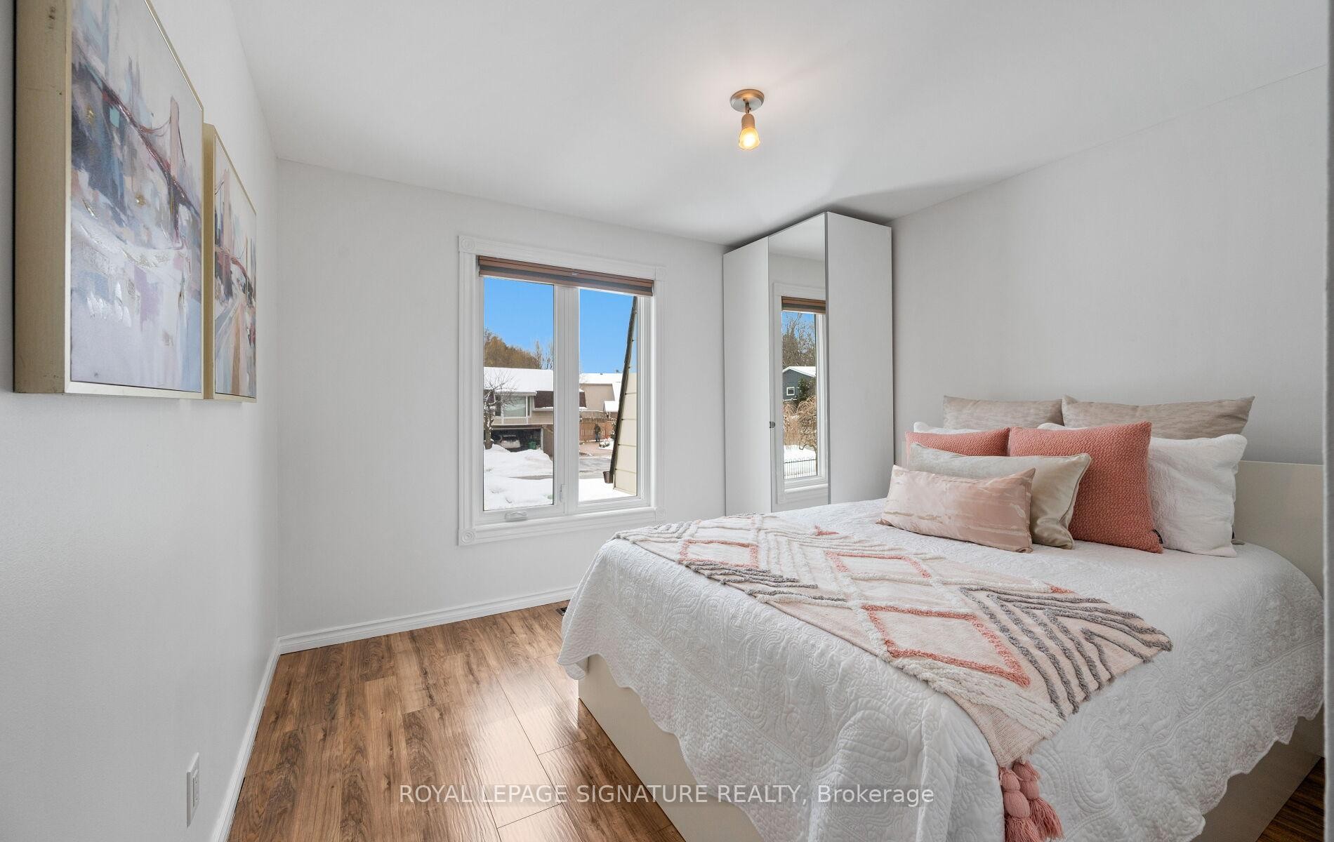 6943 Estoril Road, Mississauga, ON - Indoor Photo Showing Bedroom