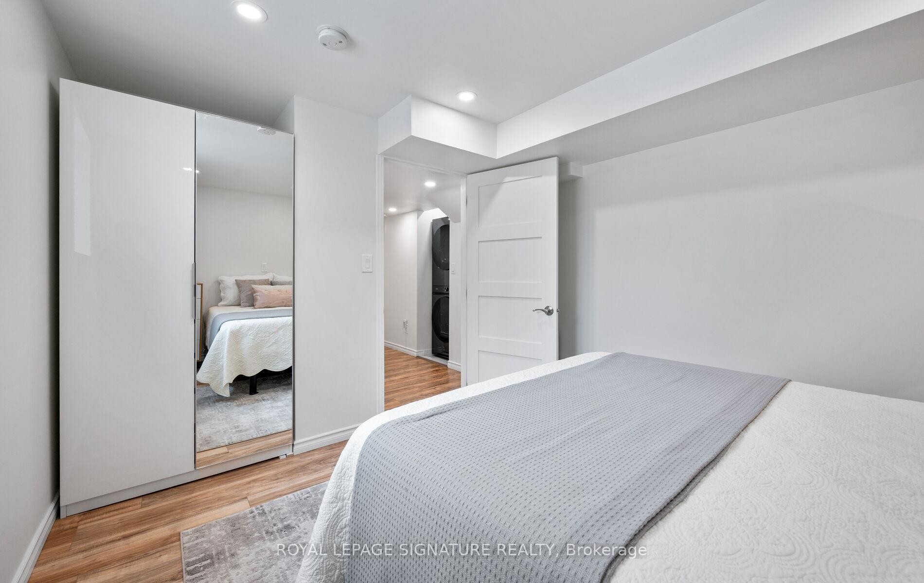 6943 Estoril Road, Mississauga, ON - Indoor Photo Showing Bedroom