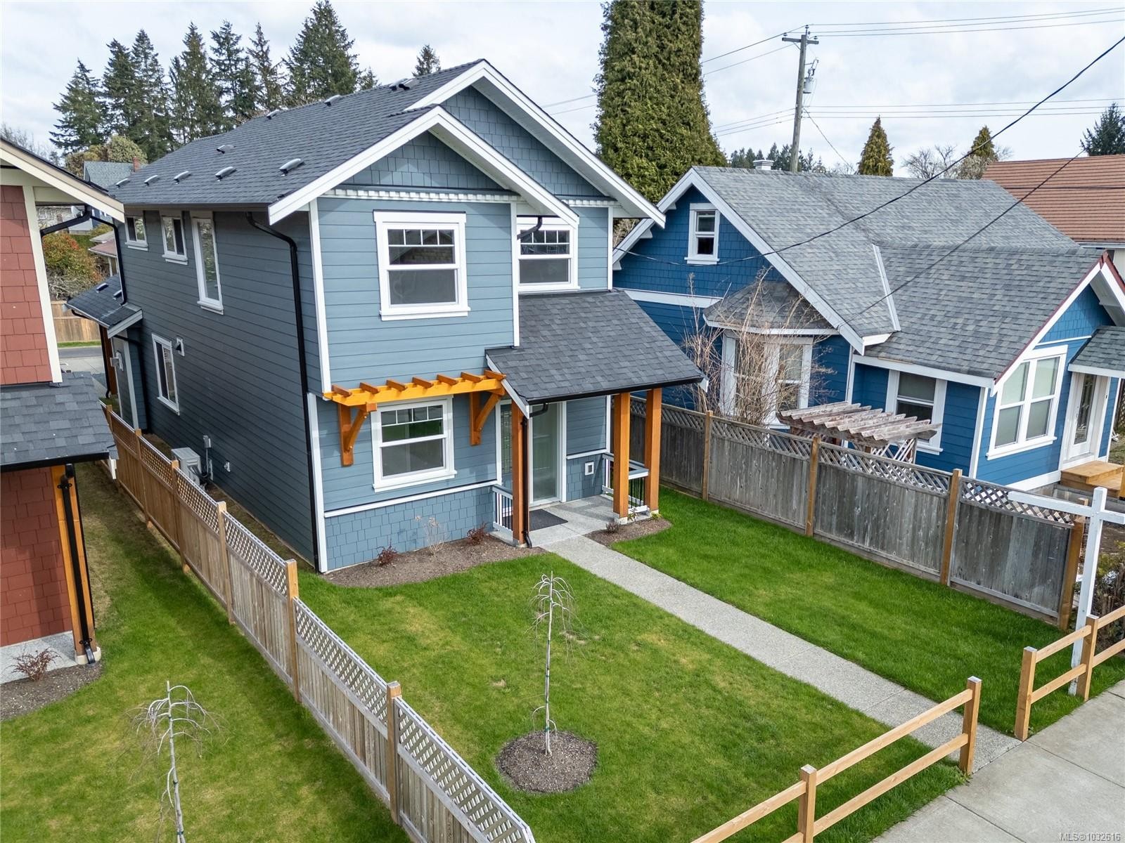 635 5Th St, Courtenay, BC