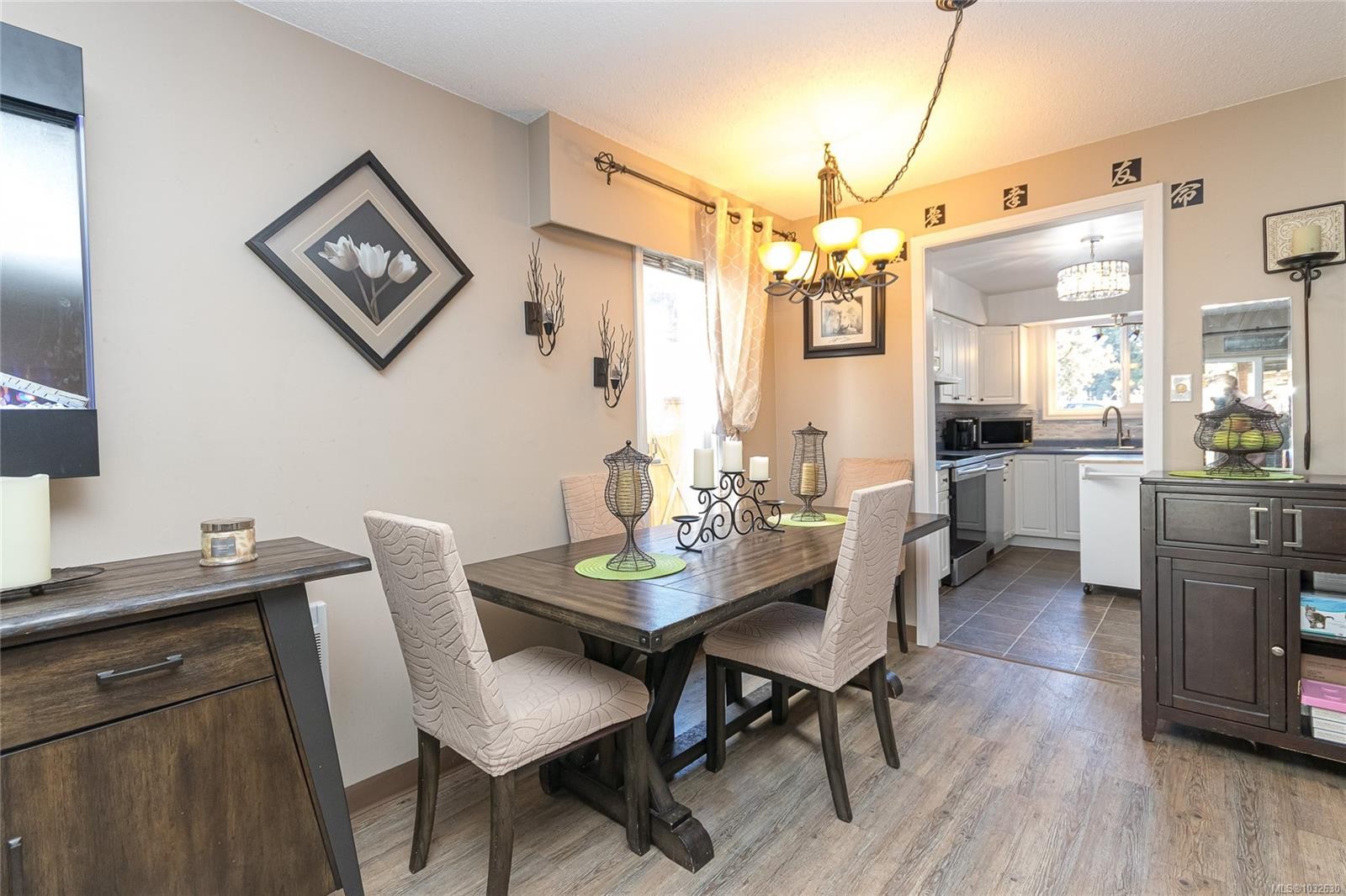 2834 Sooke Rd, Langford, BC - Indoor Photo Showing Dining Room