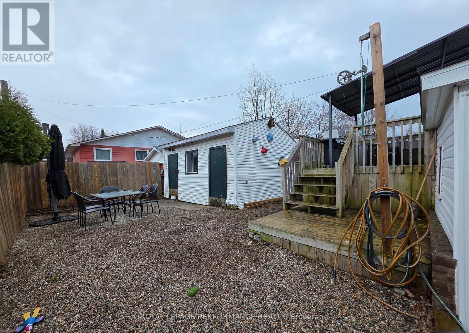 632 Dundas Crescent, Cornwall, ON - Outdoor With Deck Patio Veranda