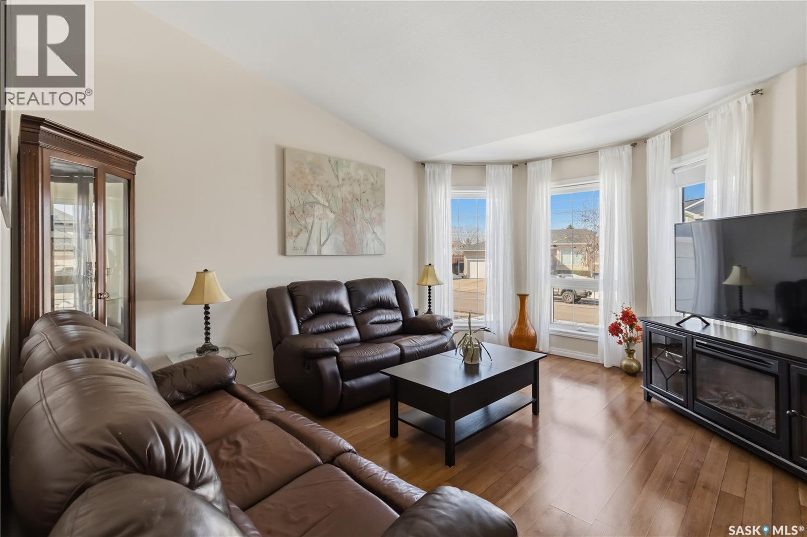 414 Adaskin Cove, Saskatoon, SK - Indoor Photo Showing Living Room
