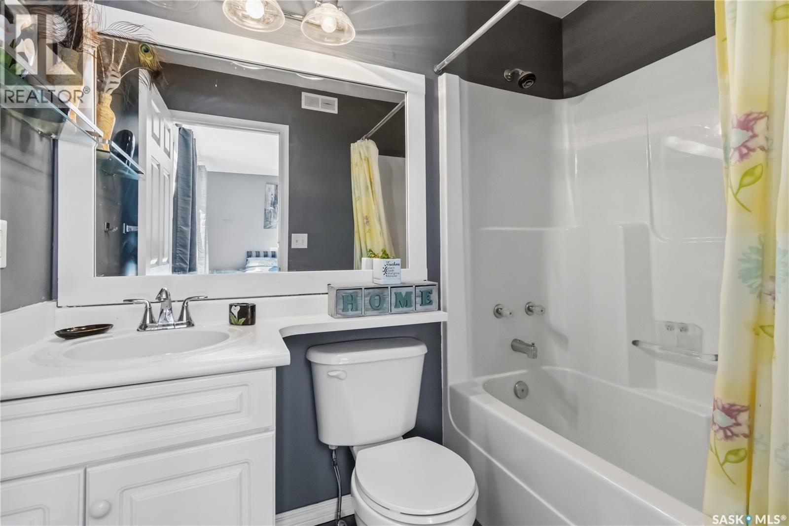 414 Adaskin Cove, Saskatoon, SK - Indoor Photo Showing Bathroom