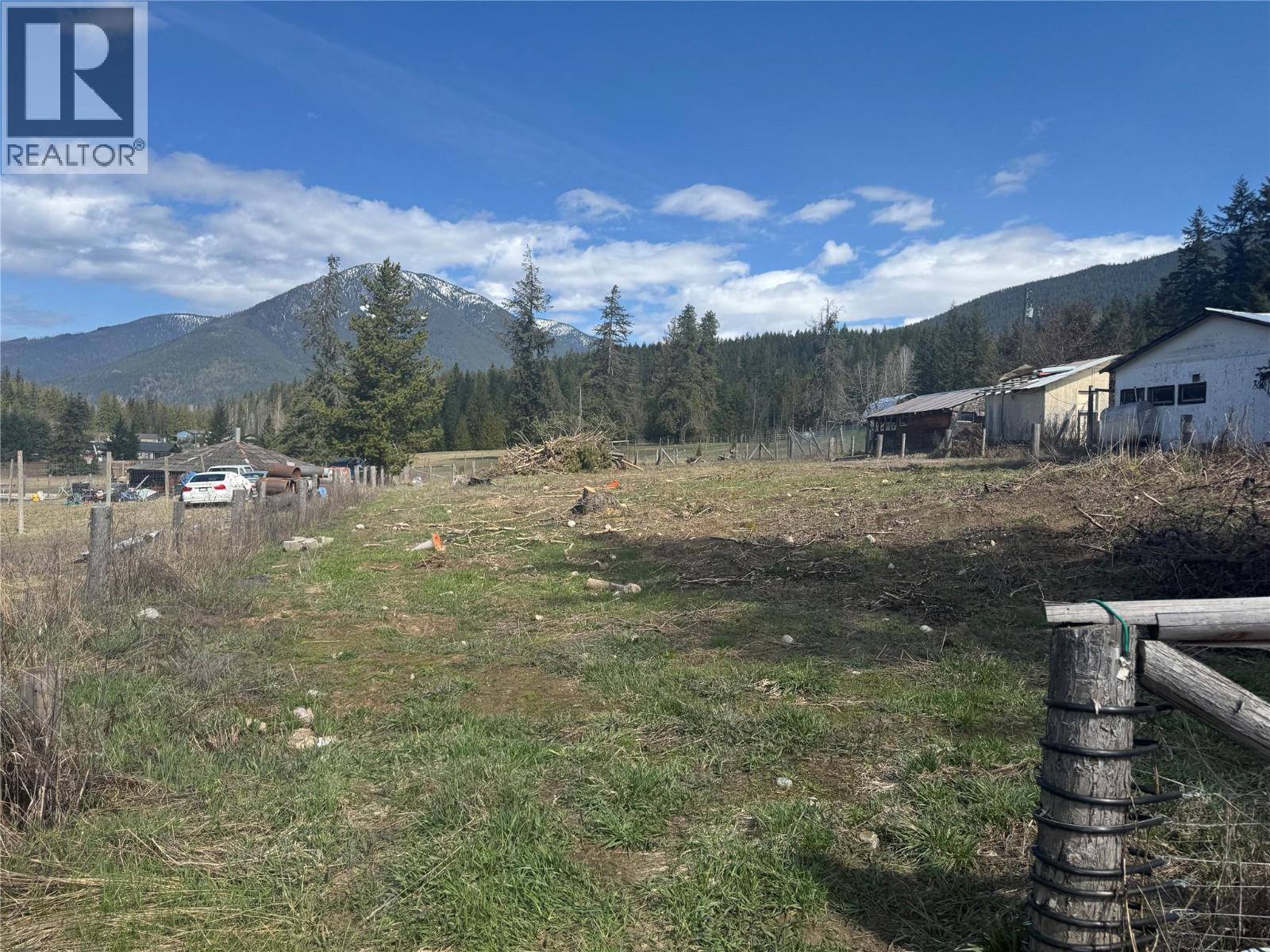 572 6 Highway, Nakusp, BC - Outdoor With View
