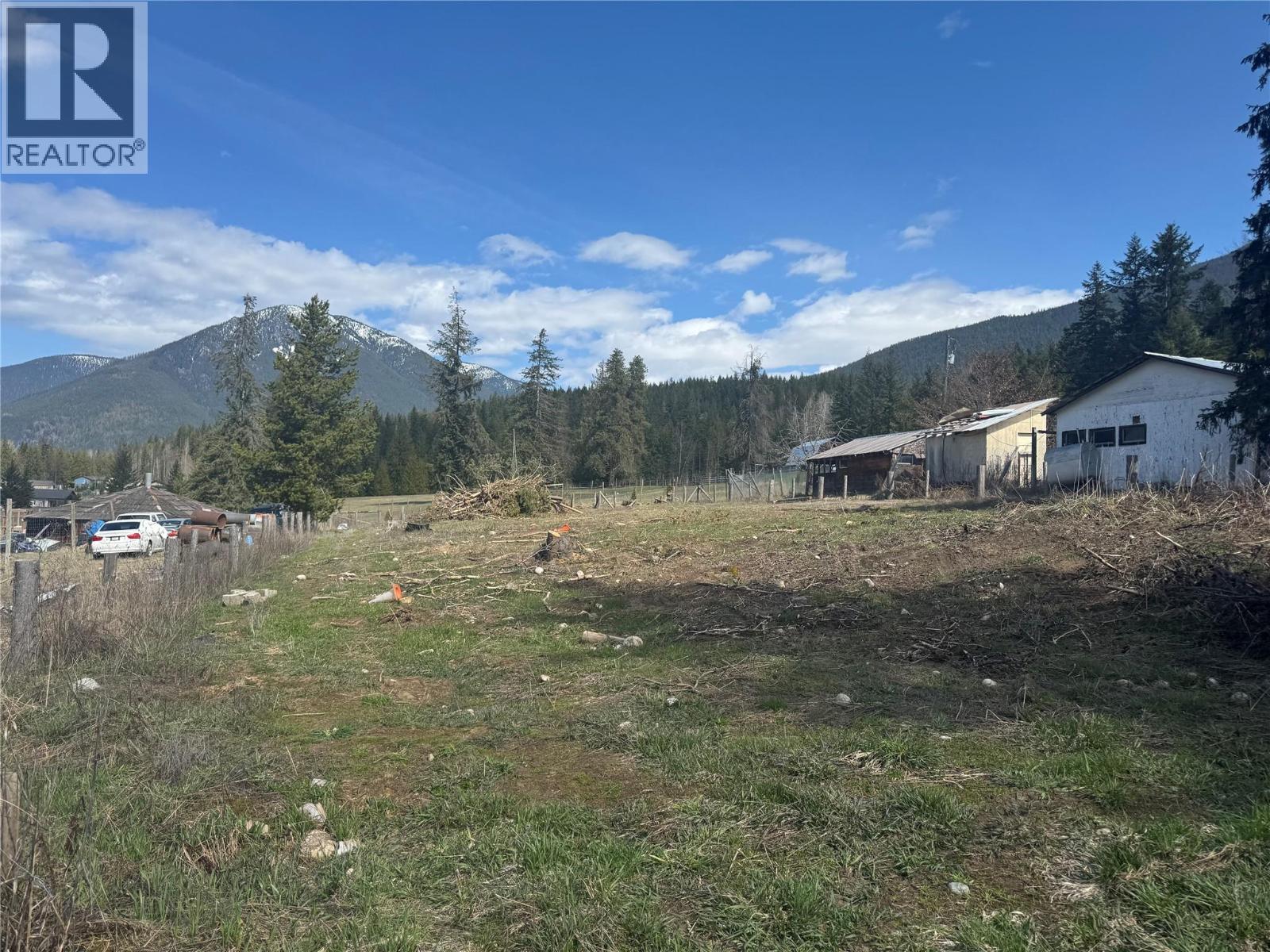 572 6 Highway, Nakusp, BC - Outdoor With View