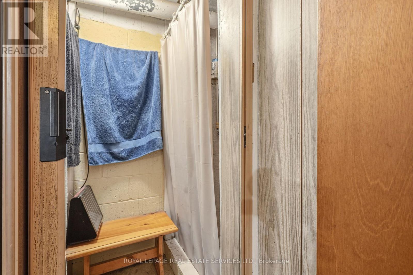 384 Appleby Line, Burlington, ON - Indoor Photo Showing Bathroom