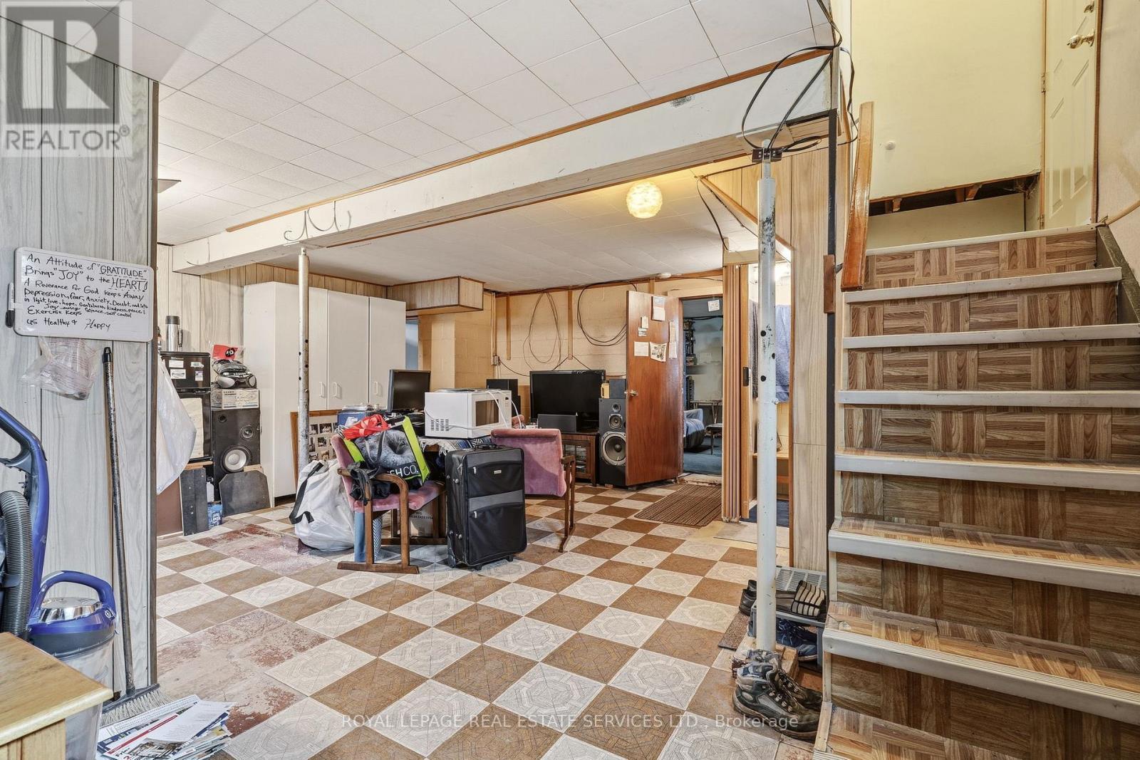 384 Appleby Line, Burlington, ON - Indoor Photo Showing Other Room