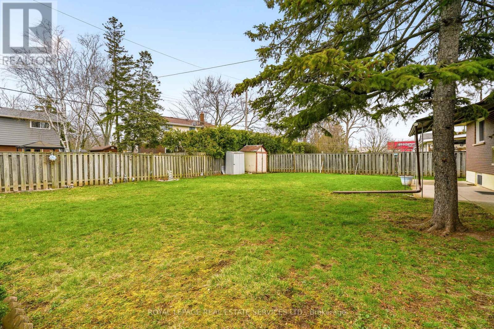 384 Appleby Line, Burlington, ON - Outdoor With Backyard