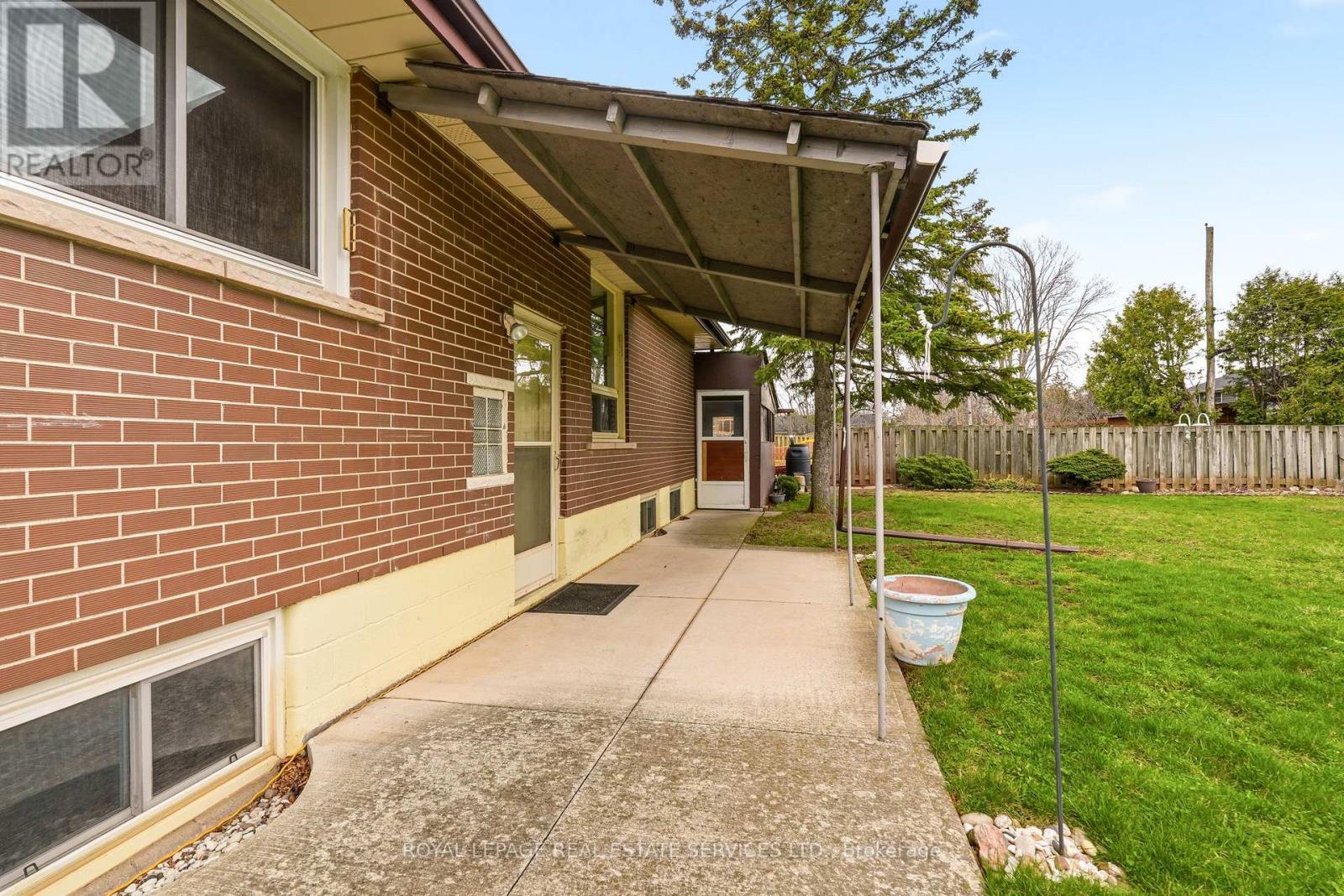 384 Appleby Line, Burlington, ON - Outdoor With Exterior