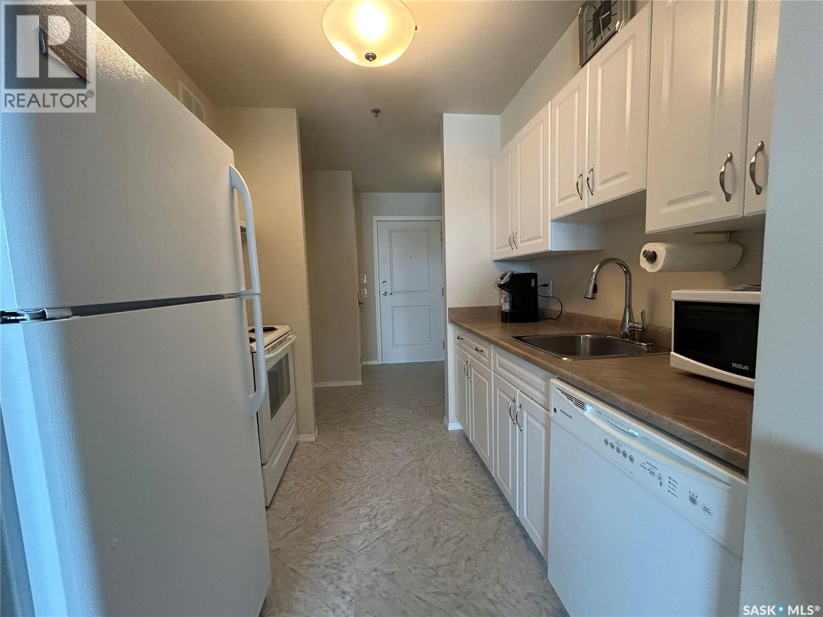 307 601 110Th Avenue, Tisdale, SK - Indoor Photo Showing Kitchen