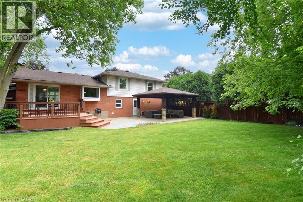 Large back yard - 626 Vanderburgh Drive, Burlington, ON - Outdoor With Deck Patio Veranda
