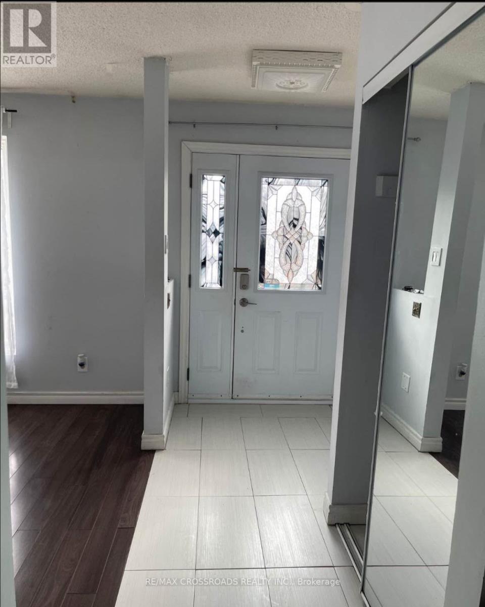 48 Gorsey Square, Toronto, ON - Indoor Photo Showing Other Room