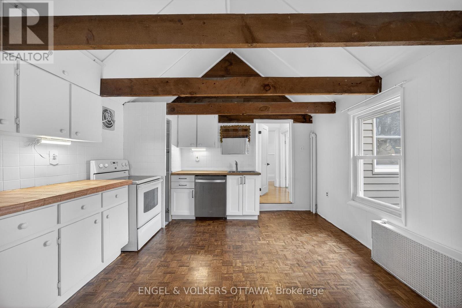 86 Bruyere Street, Ottawa, ON - Indoor Photo Showing Kitchen