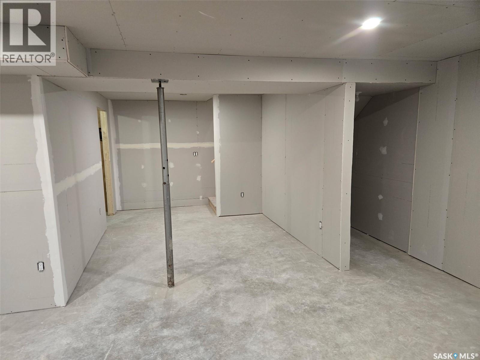 402 Alexander Street, Radisson, SK - Indoor