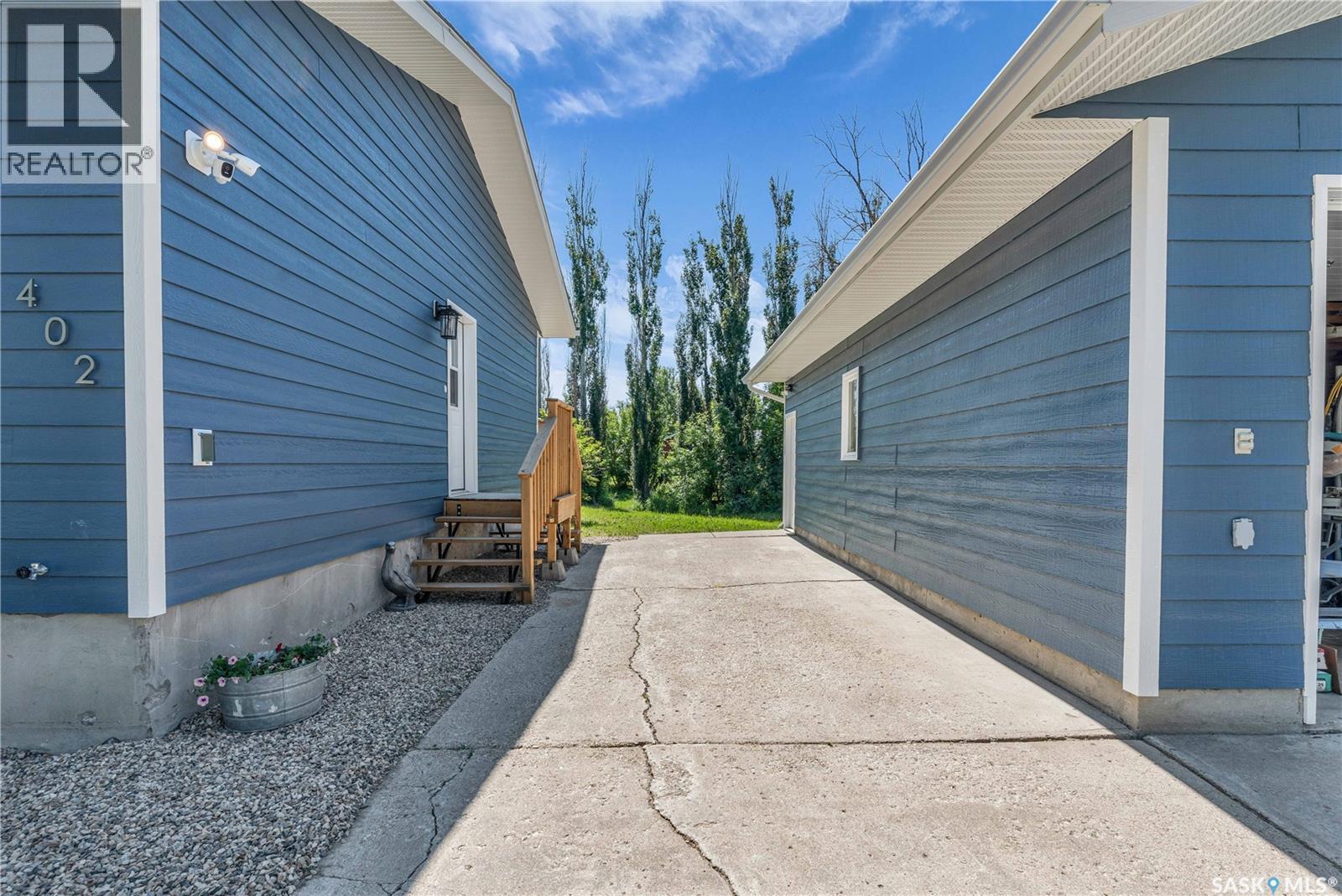 402 Alexander Street, Radisson, SK - Outdoor With Exterior