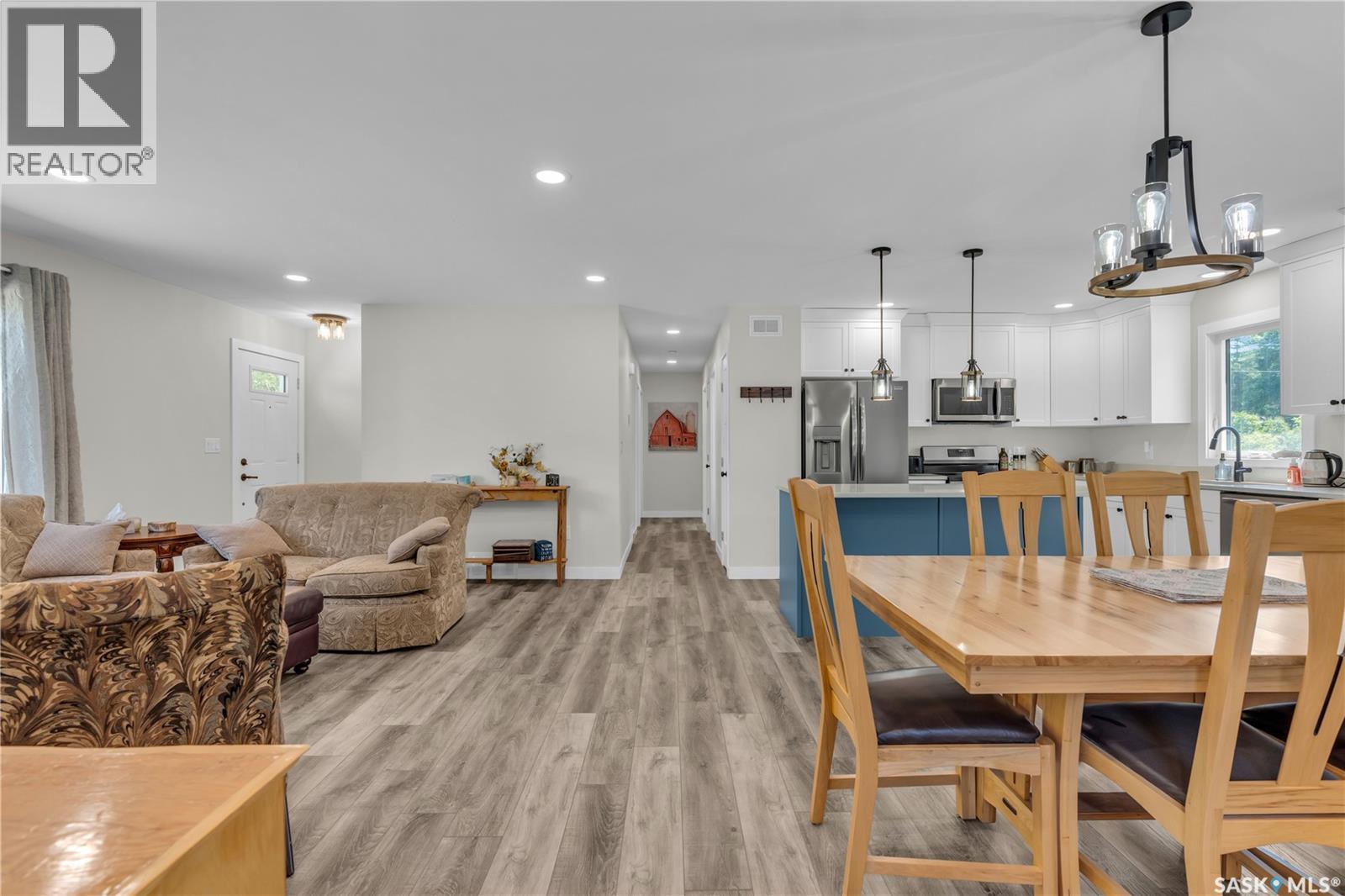 402 Alexander Street, Radisson, SK - Indoor