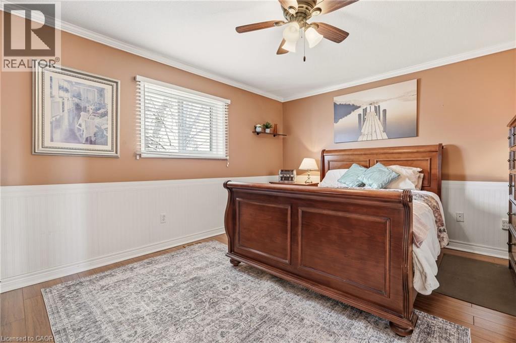 37 Thistlemoor Drive, Caledonia, ON - Indoor Photo Showing Bedroom