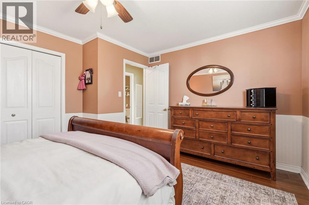37 Thistlemoor Drive, Caledonia, ON - Indoor Photo Showing Bedroom