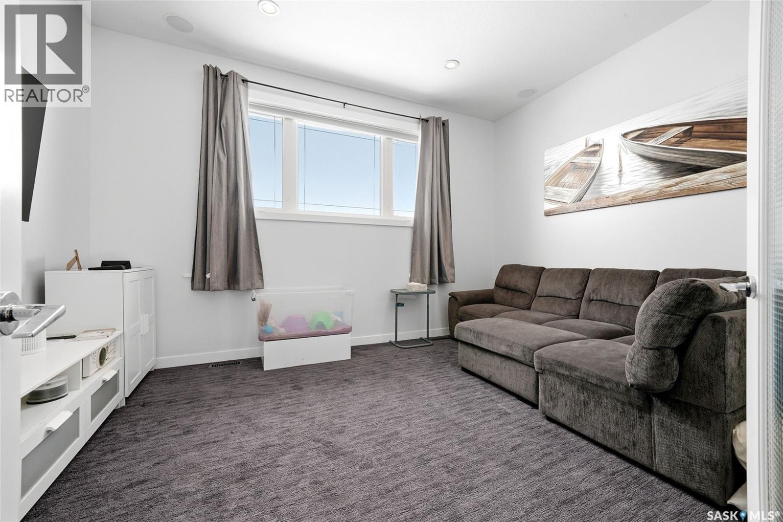 5237 Snowbirds Crescent, Regina, SK - Indoor Photo Showing Living Room