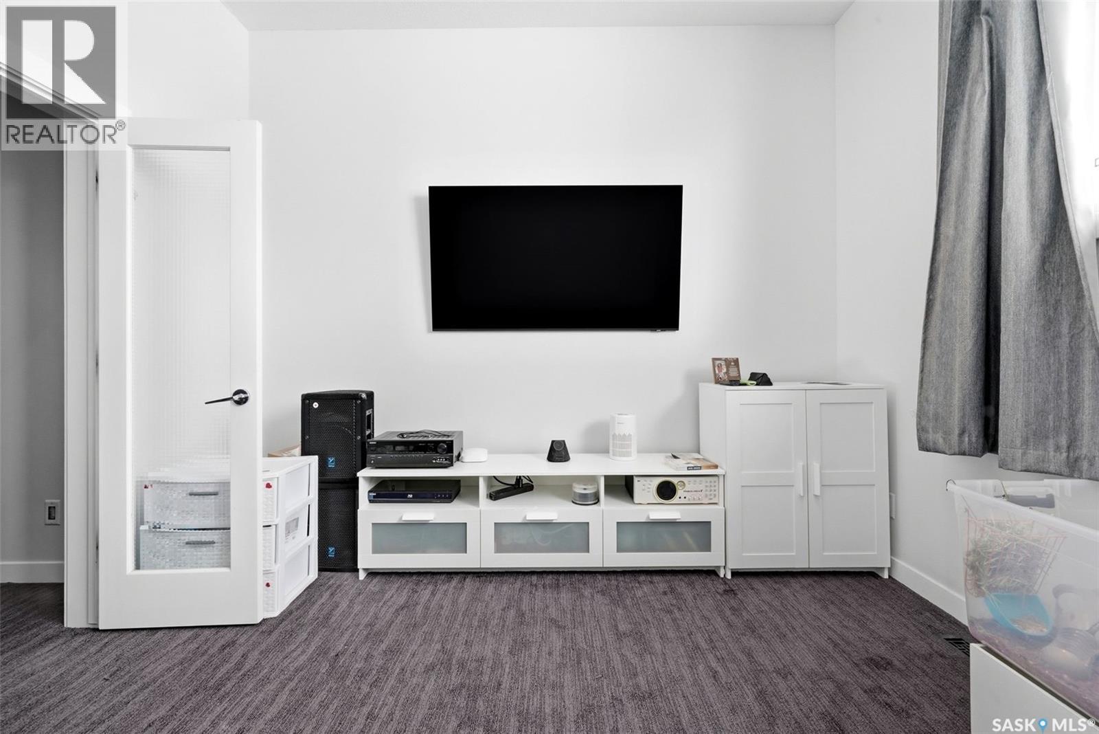 5237 Snowbirds Crescent, Regina, SK - Indoor Photo Showing Other Room