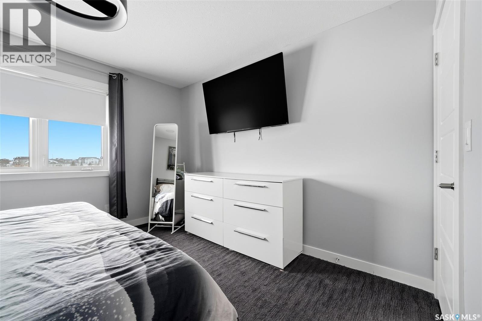 5237 Snowbirds Crescent, Regina, SK - Indoor Photo Showing Bedroom