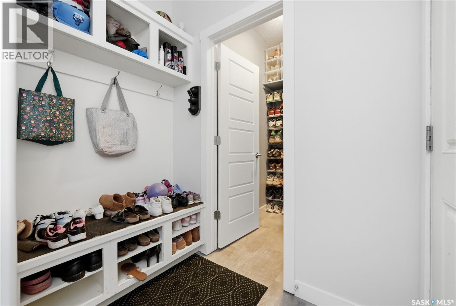 5237 Snowbirds Crescent, Regina, SK - Indoor Photo Showing Other Room