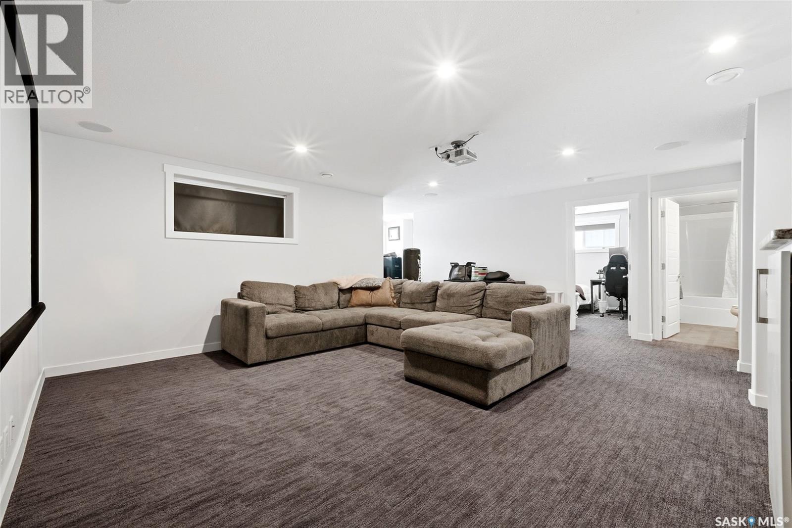 5237 Snowbirds Crescent, Regina, SK - Indoor