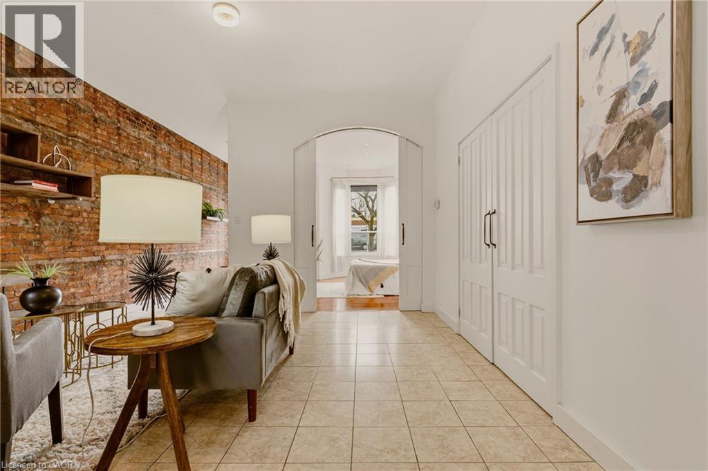 163 Victoria Avenue N, Hamilton, ON - Indoor Photo Showing Other Room