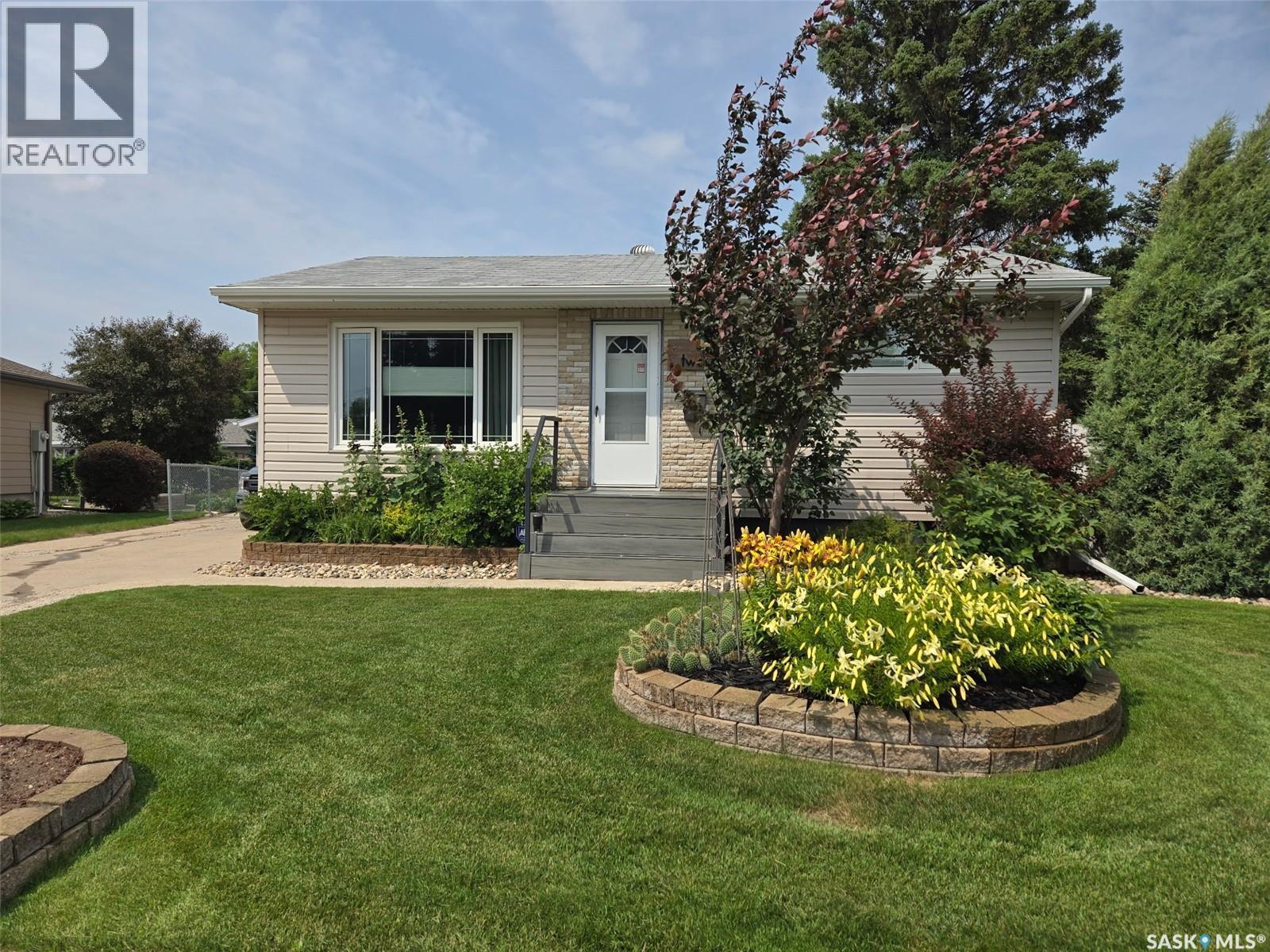 12 Secord Place, Regina, SK - Outdoor