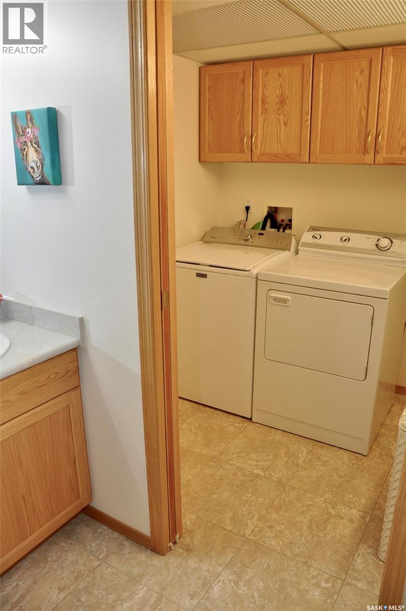 317 325 Keevil Crescent, Saskatoon, SK - Indoor Photo Showing Laundry Room